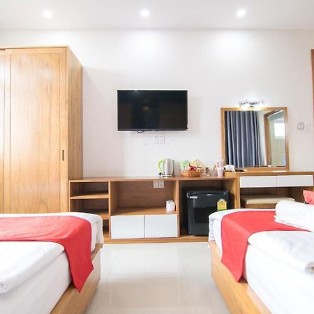 Reddoorz Plus Near Lotte Mart Cong Hoa Ho Chi Minh City Bagian luar foto