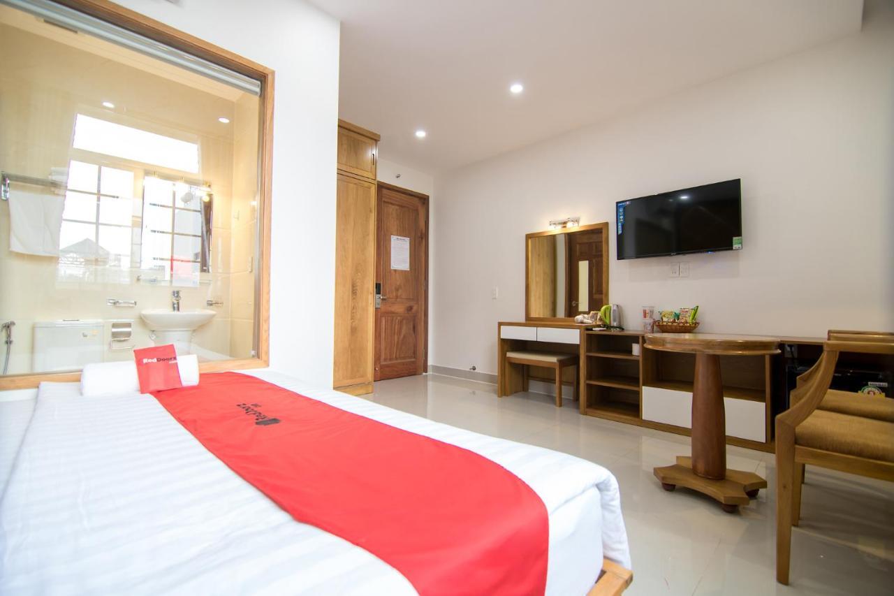 Reddoorz Plus Near Lotte Mart Cong Hoa Ho Chi Minh City Bagian luar foto