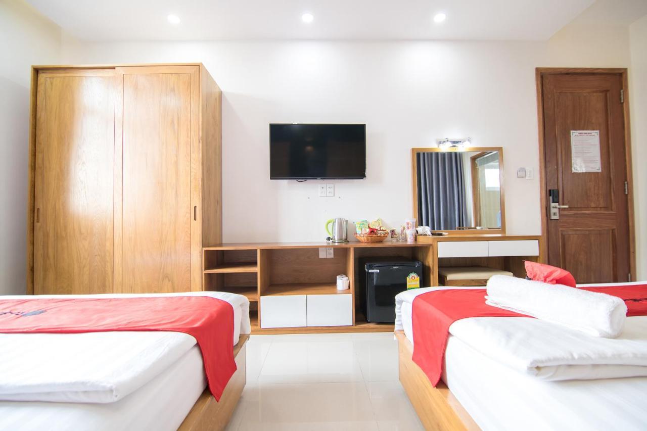 Reddoorz Plus Near Lotte Mart Cong Hoa Ho Chi Minh City Bagian luar foto