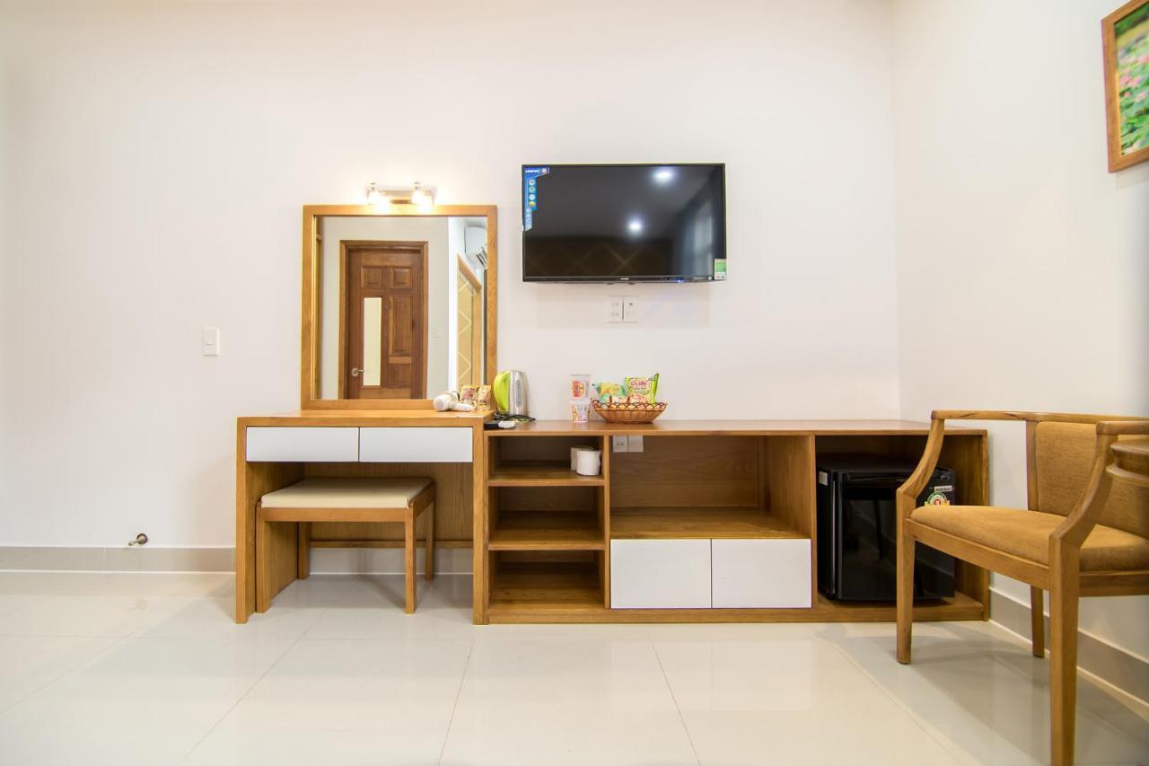 Reddoorz Plus Near Lotte Mart Cong Hoa Ho Chi Minh City Bagian luar foto