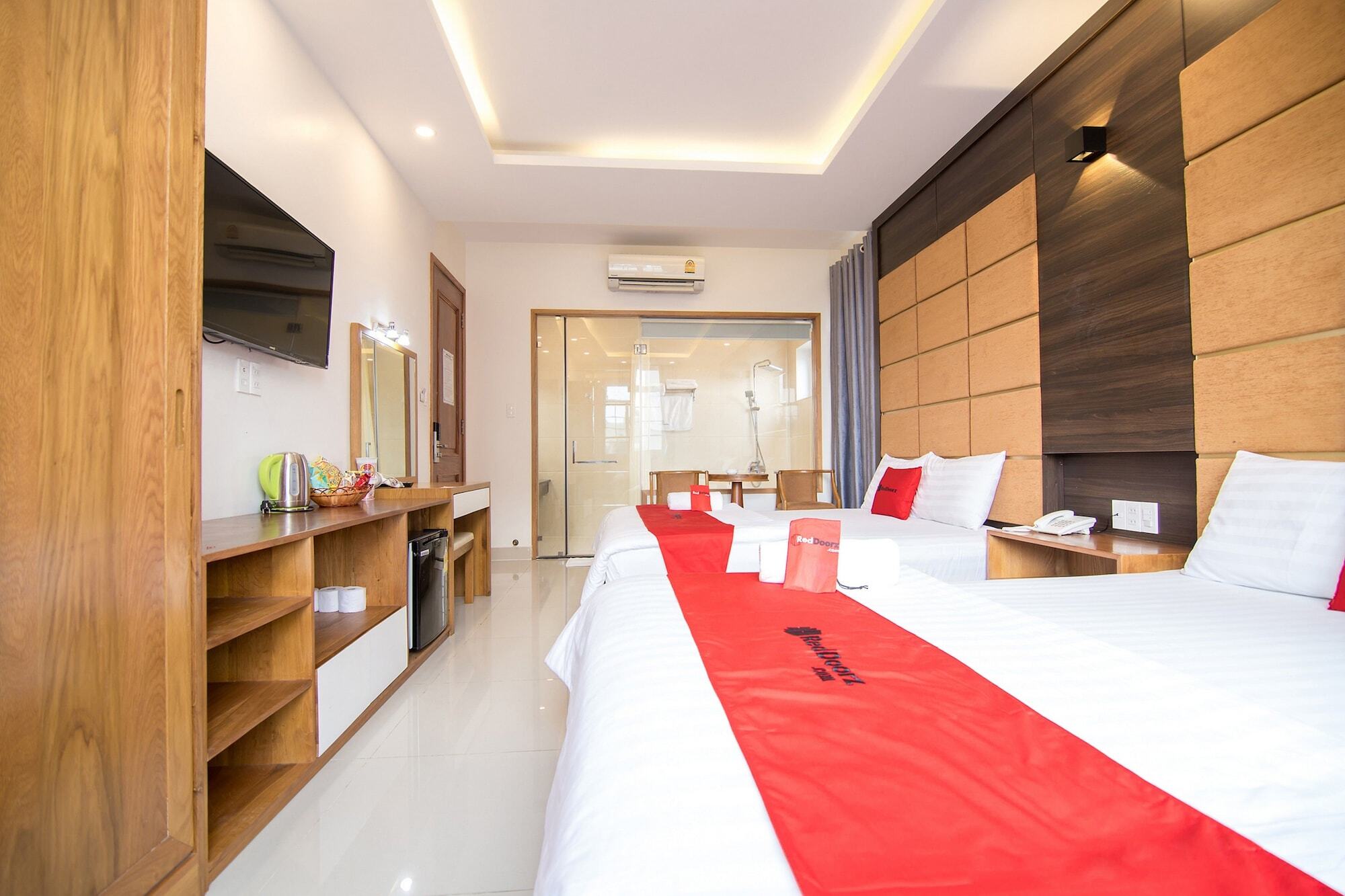 Reddoorz Plus Near Lotte Mart Cong Hoa Ho Chi Minh City Bagian luar foto